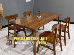 Meja dan Kursi Makan Jati
