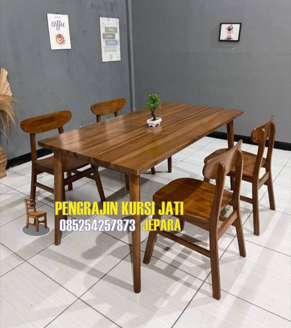 Meja dan Kursi Makan Jati