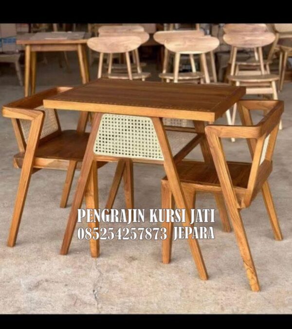 Set Meja Makan Minimalis Kursi Rotan Jati Jepara