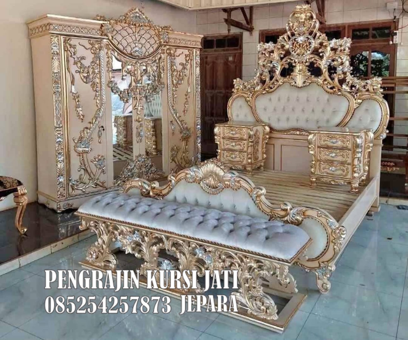 Set Kamar Tidur Mewah Ukiran Jepara