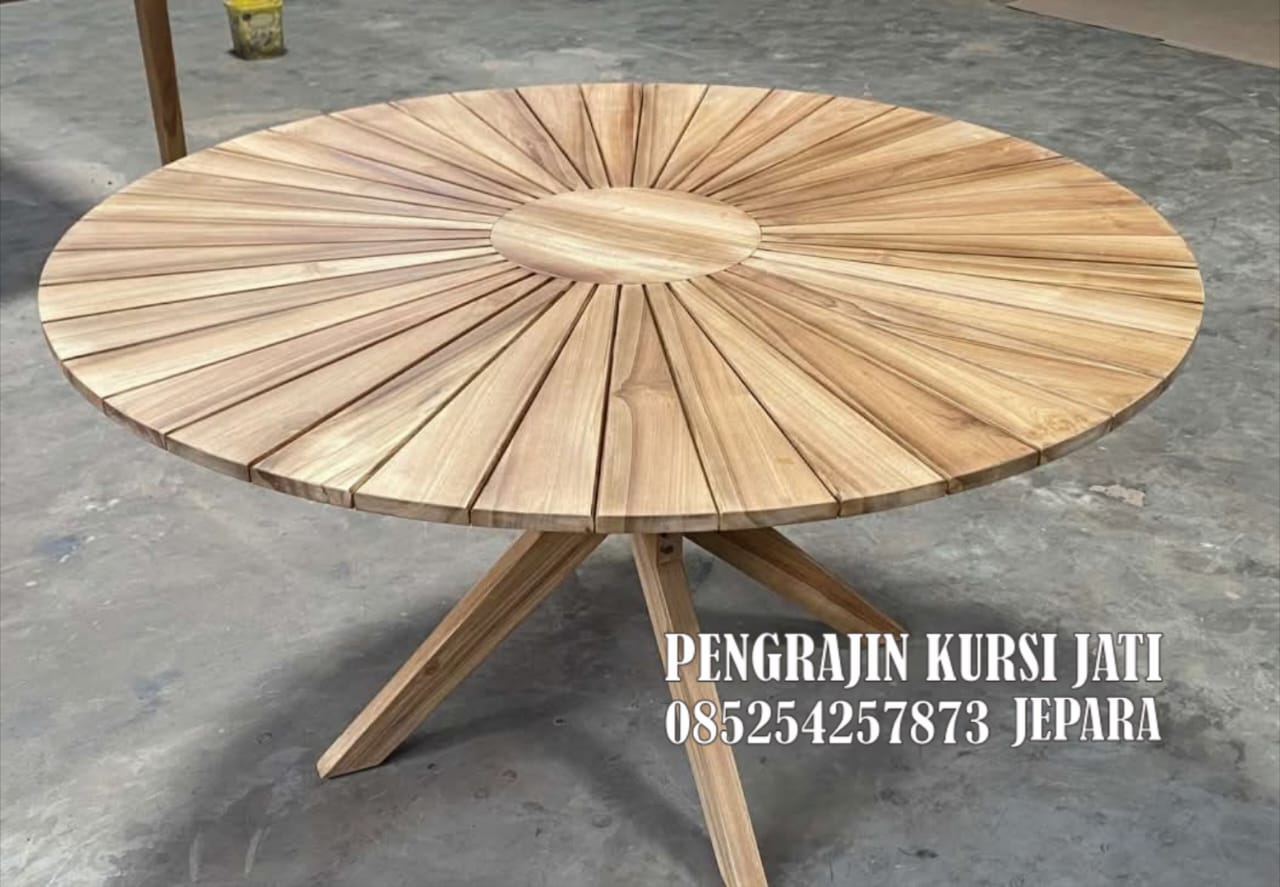 Meja Bundar Kayu Jati Solid